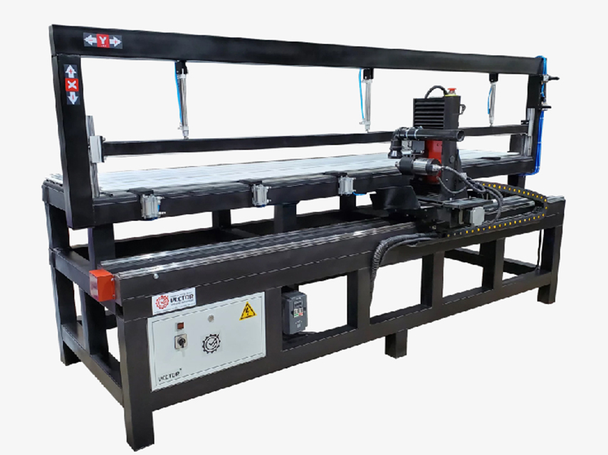 Фрезерний верстат з ЧПК для обробки дверного полотна Vector 2505F.DOOR