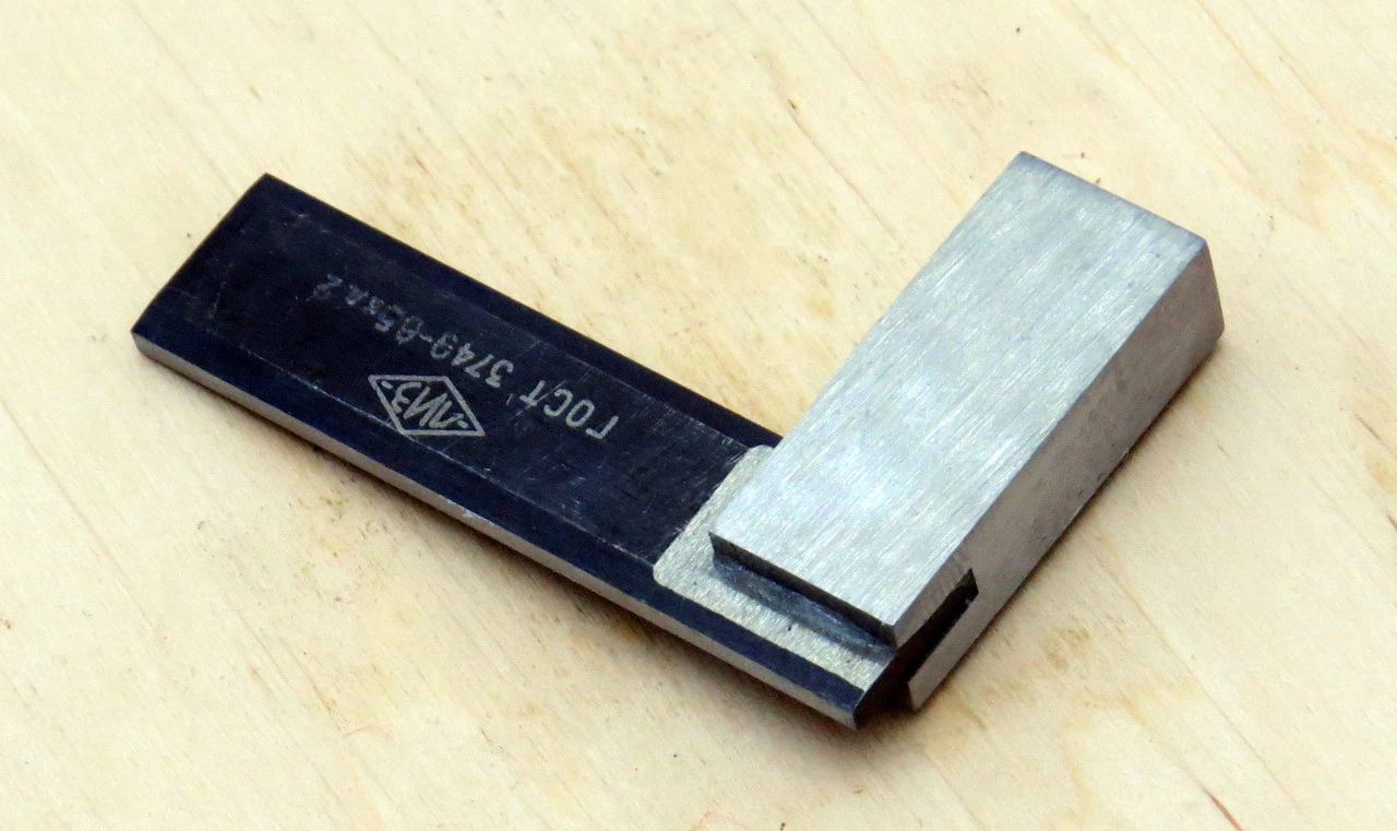 Кутник слюсарний УШ-2 60